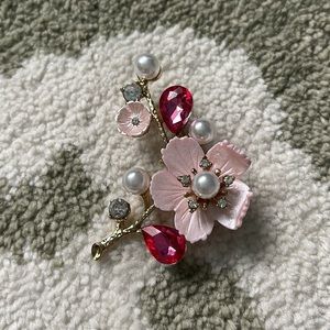 Pink flowers 🌸 brooch